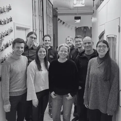 The Effektiv Spenden team in a hallway