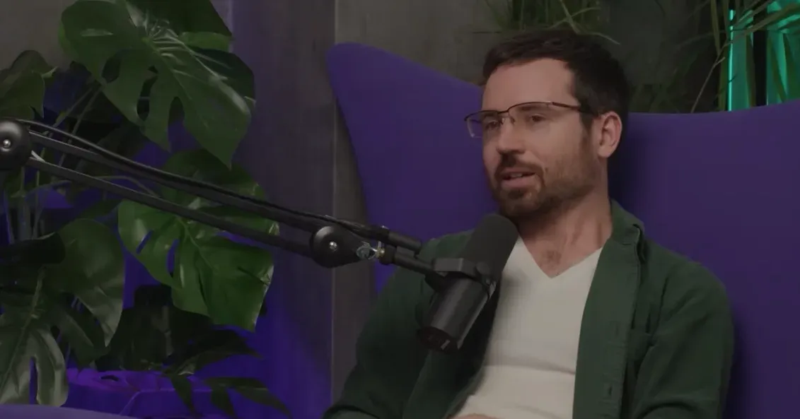 Daniel Kokotajlo im Gespräch in einem Podcast-Interview